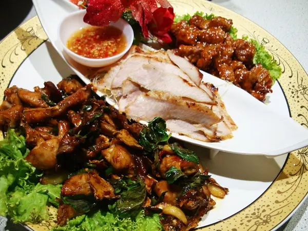 碗公大三元(三杯田雞,糖醋排骨,烤松阪豬)