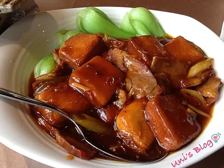 肉類。紅燒嫩豆腐