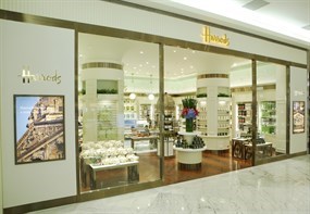 Harrods 新光三越高雄左營店