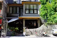 2J CAFE (Daan District)