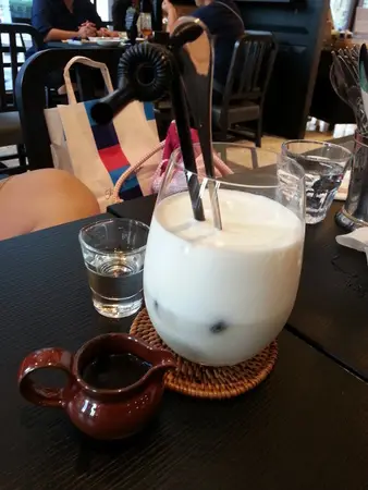濃縮咖啡請顧客自行加入的唷!