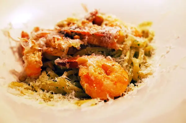 青醬鮮蝦義大利麵