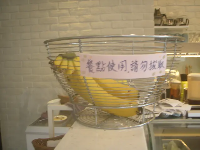 我親眼看見店員摘了一根去XD