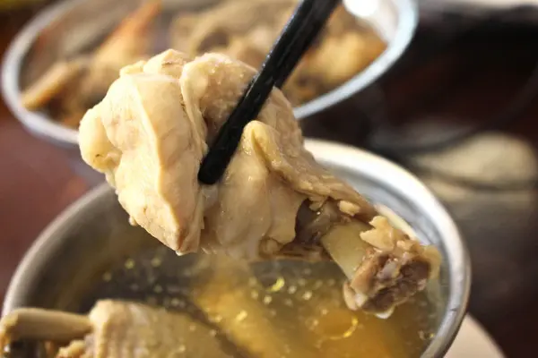 輕輕一劃即可輕易分離肉與骨頭