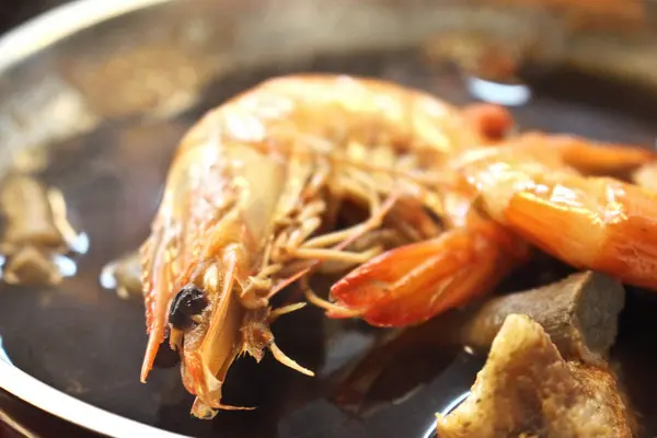 蝦子採用台灣最家等級的白蝦 肉質飽滿彈牙鮮甜