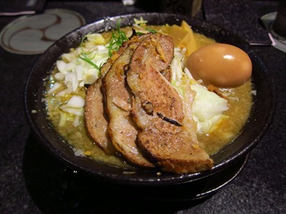 大片的日式炙燒叉燒肉