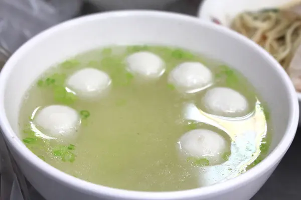 湯頭清澈如水毫無渾濁之感 相當自然和諧的口感