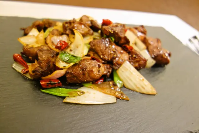 宮保三蔥骰子牛