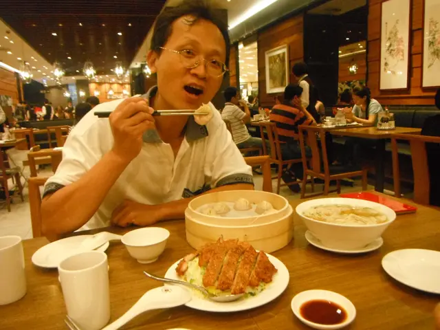 小籠包和 豬排炒飯