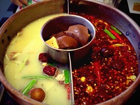 小蒙牛頂級麻辣養生鍋hotpot 屏東店