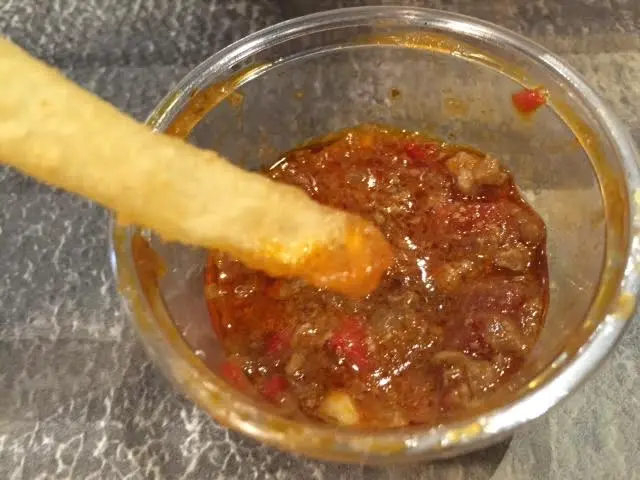 薯條沾特製肉醬