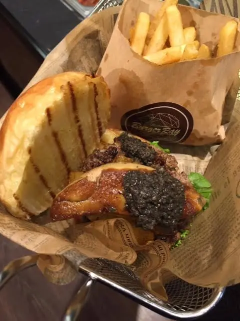 心臟病堡套餐(含薯條+飲料喝到飽)