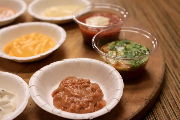 泰式醬帶著酸酸甜甜微微散發魚露香氣 哇沙米蕃茄醬讓我十分驚艷初嚐一口伴隨著蕃茄醬的香氣隨之而來的是磅礡的哇沙米味道