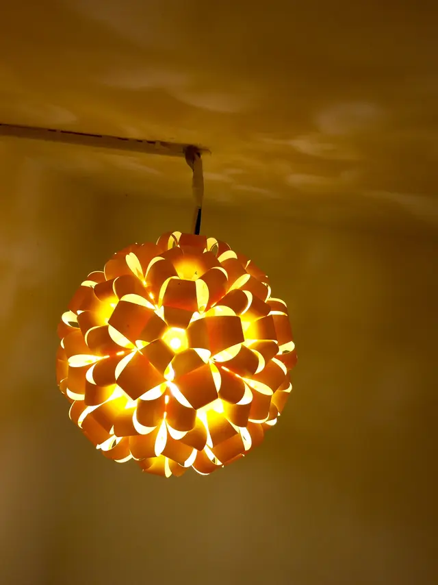 黃色的燈光令人有回家的感覺