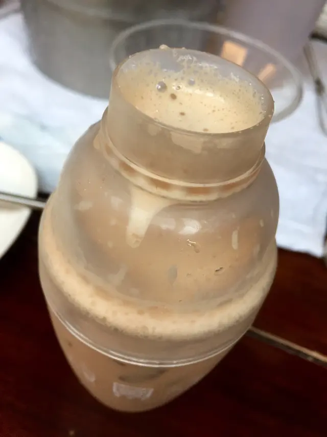 手搖後出現泡沫