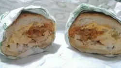 覺得這款還不錯吃,泡菜很夠味,起司看起來少少但味道也蠻重,雞肉也很多