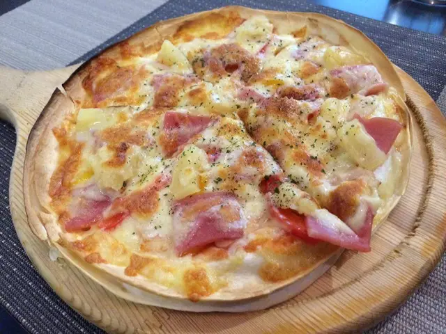 有滿滿料的pizza~