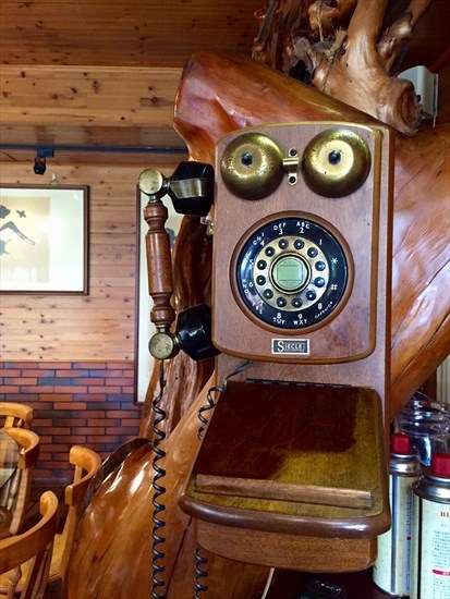 非常古老卻仍可照常運作的電話