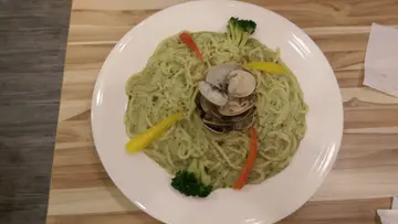 奶油青醬蛤蠣義大利麵