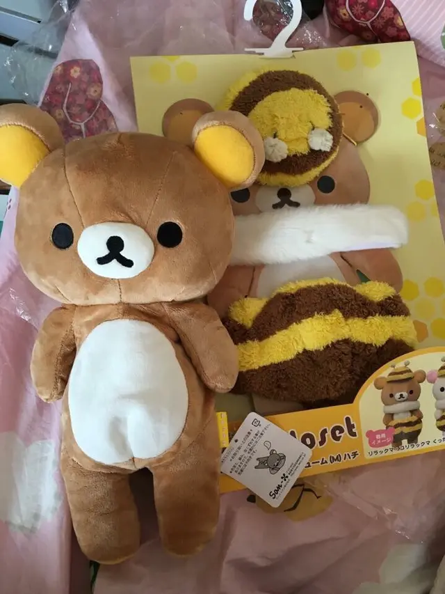 結果身為粉絲的我，也忍不住手買了一隻拉拉熊和衣服😍
