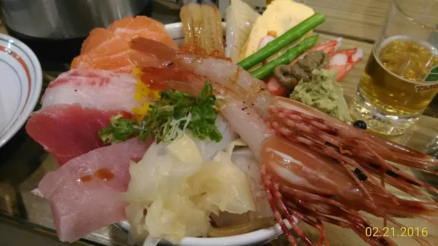 香港的魚生飯，點跟佢比~