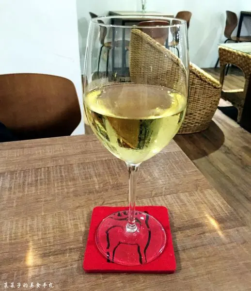 帶點酸澀水果調