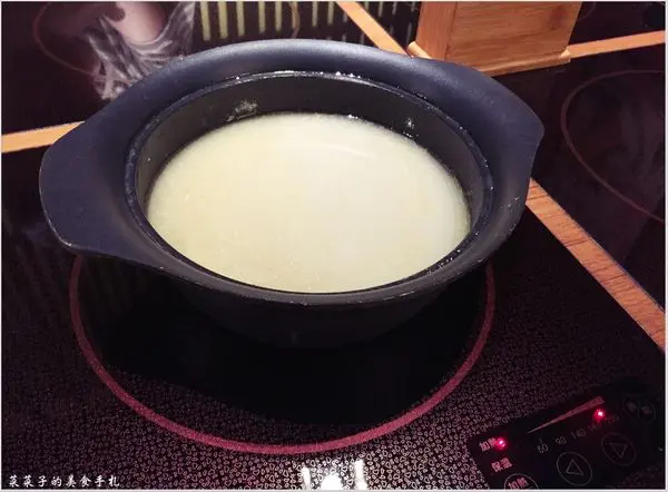 熬煮多時,富含膠原蛋白養顏美容的好鍋物