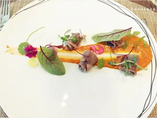 冷前菜-頂級牛小排佐傳統醬汁