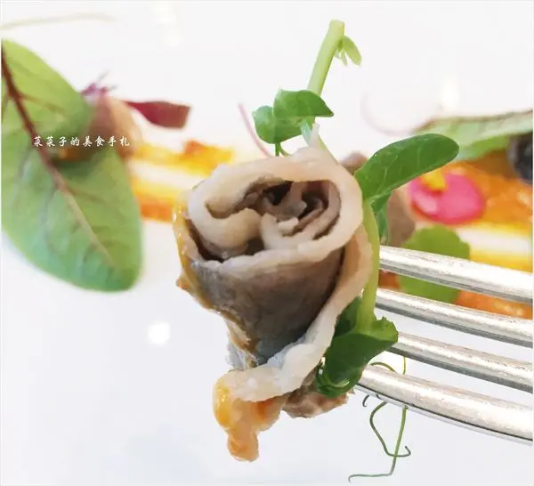 冷前菜-頂級牛小排佐傳統醬汁