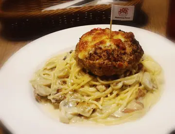 奶油培根義大利麵+漢堡排