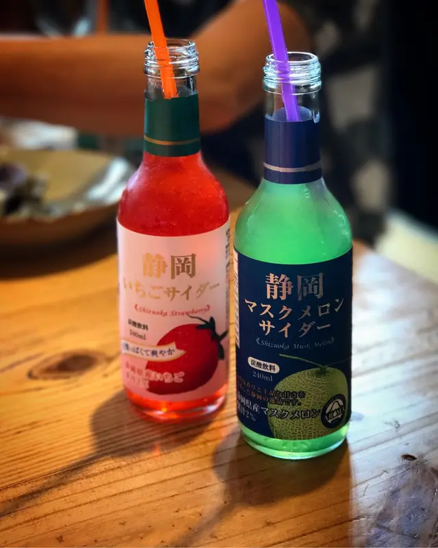 靜罔 草莓及蜜瓜氣水