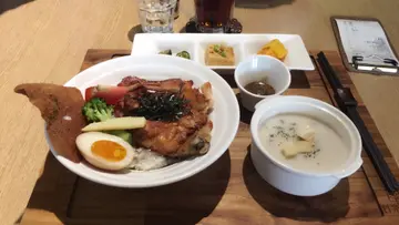 烤雞腿排定食