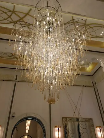 Lobby奢華的水晶吊燈