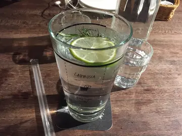 迷迭香氣泡水