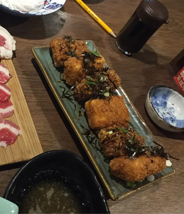 點醬汁好好吃～不過要小心燙口