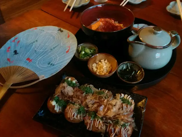 食物即點即做，主打的章魚燒好吃