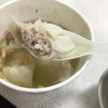 Bowl  of  wonton  (扁吃)