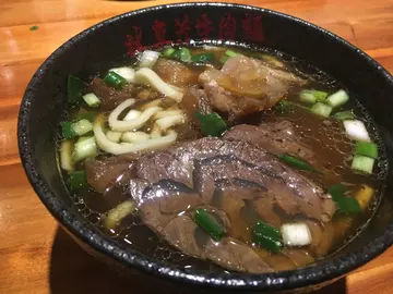 半筋半肉麵 half tendon, half beef noodles 