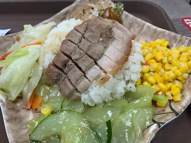 脆皮燒肉飯