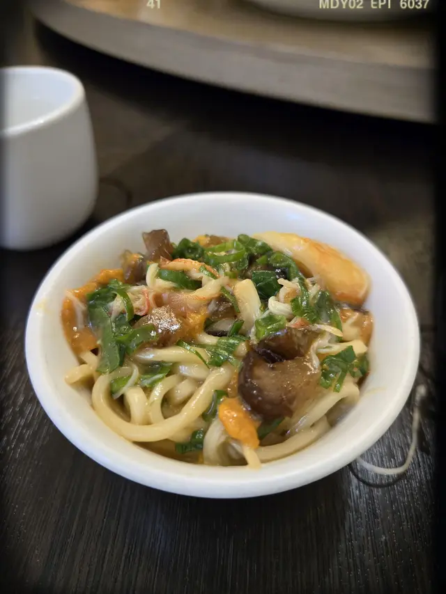 私房松葉蟹海膽麵 （需預訂；NT 4,480/小）