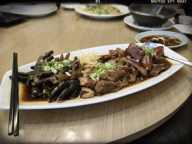 滷霸三拼（雞腳/豬腳/肥腸；NT 1,150）