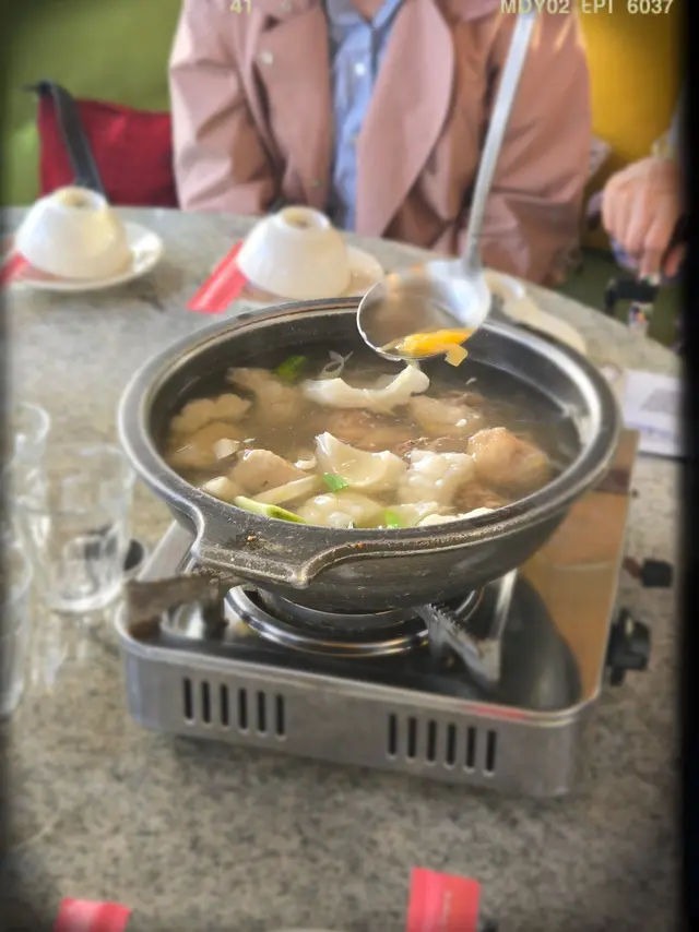 鳳梨苦瓜雞（NT 490/中；NT 670/大）