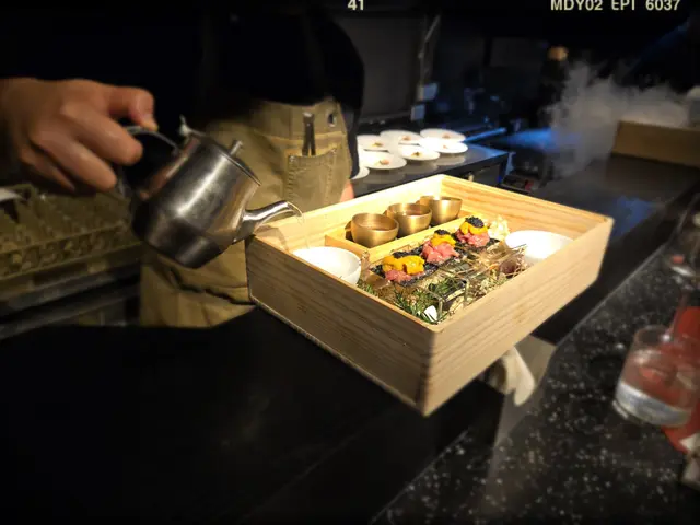 魚籽醬生牛肉海膽脆脆