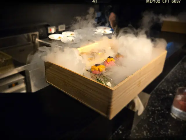 魚籽醬生牛肉海膽脆脆