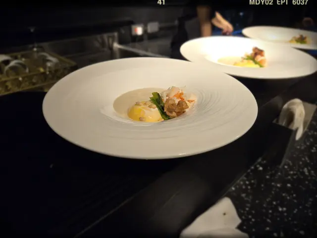 宮庭御膳之松子醬蝦肉章魚水煮蛋