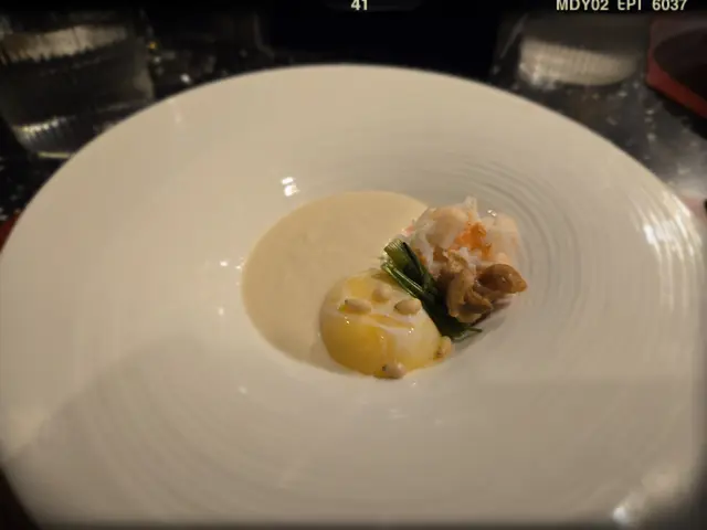 宮庭御膳之松子醬蝦肉章魚水煮蛋