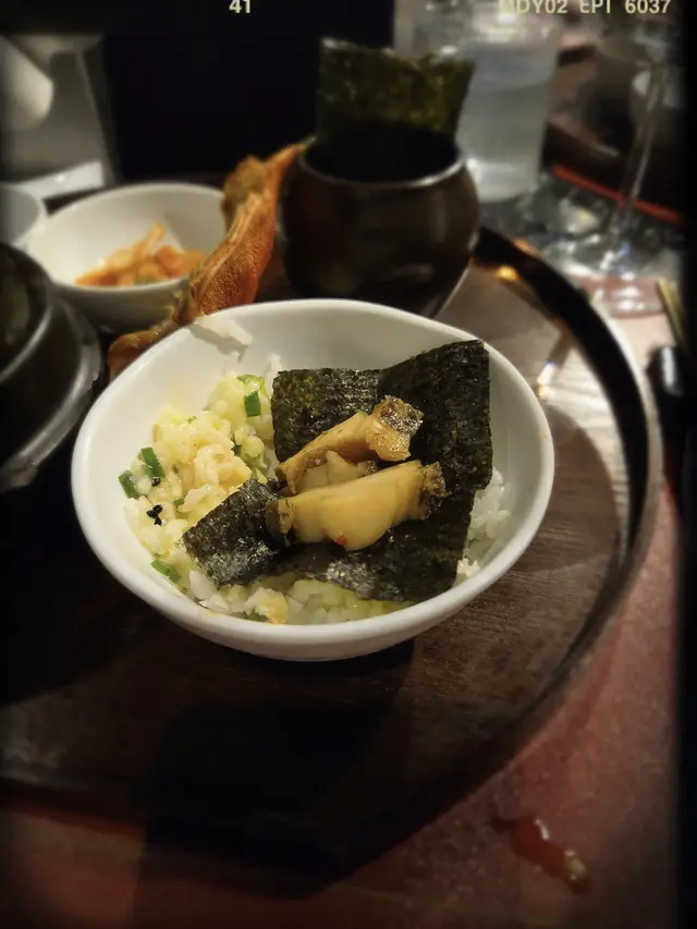 螃蟹海鮮湯配魚肉石鍋飯