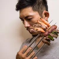 小鬍子美食咔滋咔滋